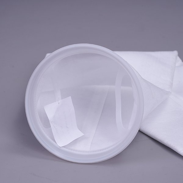 تركيب وصيانة أكياس تصفية السوائل